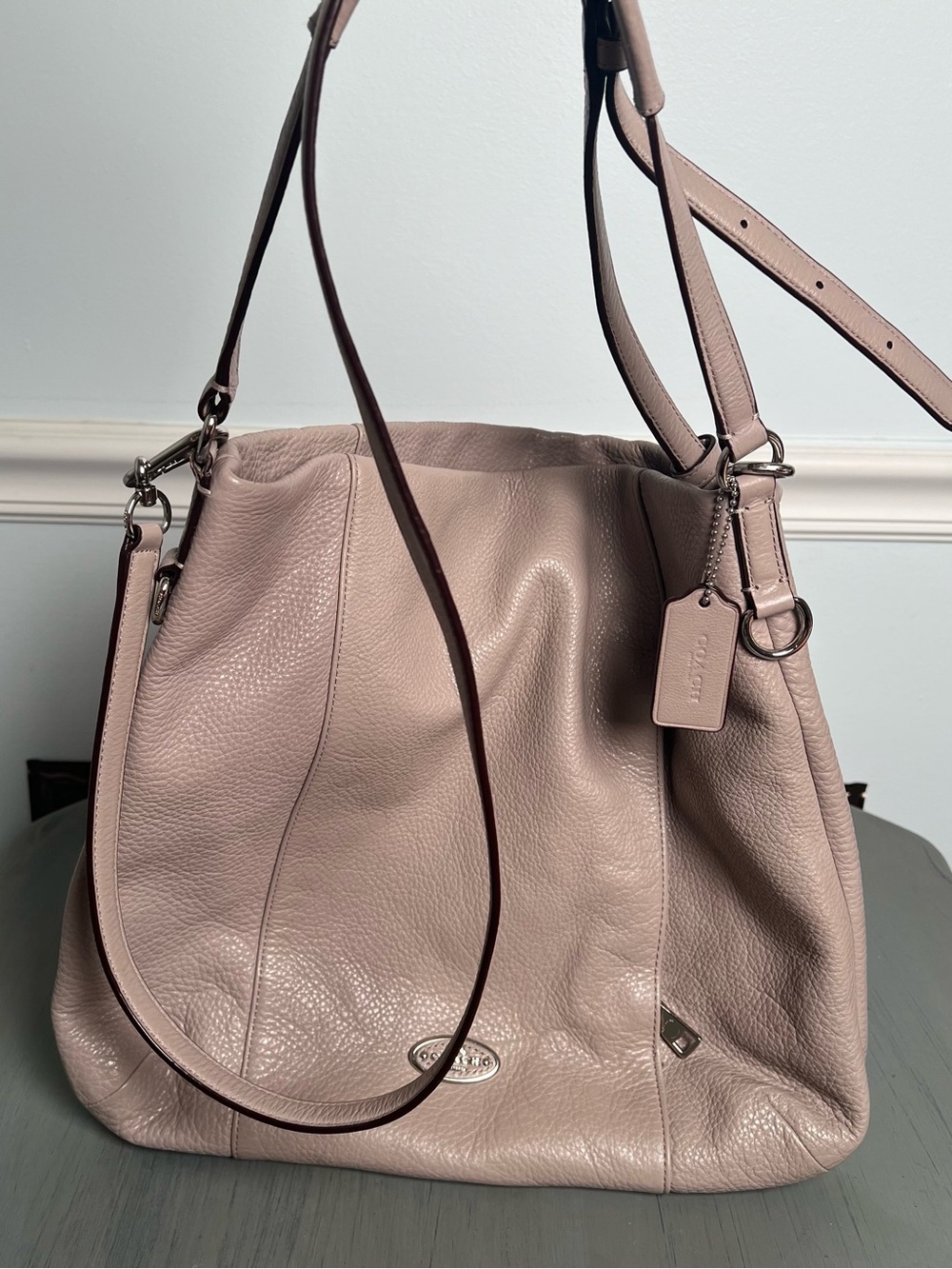 Coach hobo style Leather Shoulder Bag in beautiful taupe blush color-Butter soft